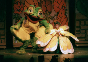 GIANT Puppet Show - Princess Thimbelina and Frog